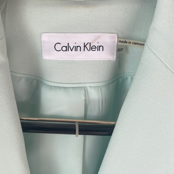 Seafoam Green Women’s Calvin Klein Suit Jacket | Size 6P | Excellent Condition - Picture 4 of 5